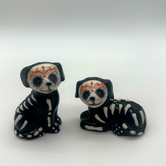 New Day of the Dead Dog Skeleton Sugar Skull Halloween Salt & Pepper Shakers - Picture 1 of 11
